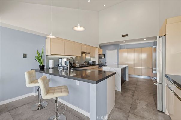 Interior, Kitchen, Pendant Lights, Recessed Lighting, Stainless Steel Appliances