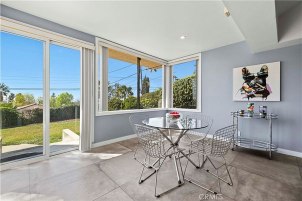 Dining room, Interior, Recessed Lighting, Sun Room