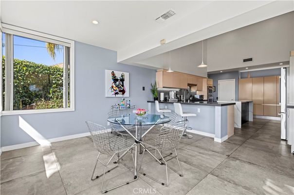 Dining room, Interior, Kitchen, Pendant Lights, Recessed Lighting, Stainless Steel Appliances
