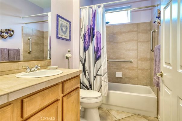 Bathroom, Interior, Tile Countertops