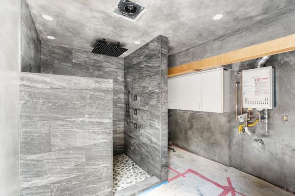 Bathroom, Interior, Recessed Lighting
