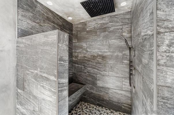 Bathroom, Interior, Recessed Lighting