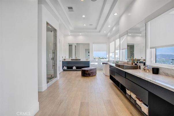 Bathroom, Interior, Living room, Recessed Lighting, Wood Texture Flooring