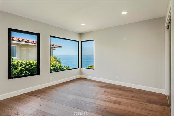 Empty room, Interior, Recessed Lighting, Water, Wood Texture Flooring