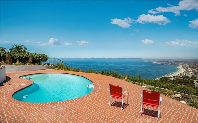 Exterior, Pool, Water