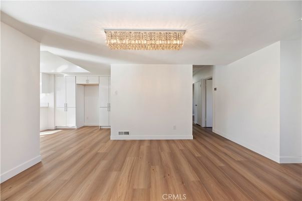 Chandelier, Empty room, Interior, Wood Texture Flooring