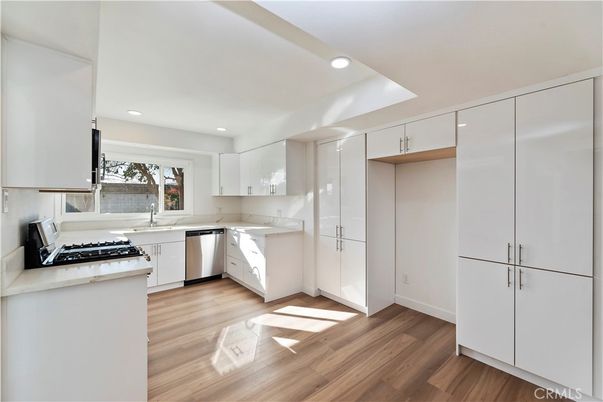 Interior, Kitchen, Recessed Lighting, Wood Texture Flooring
