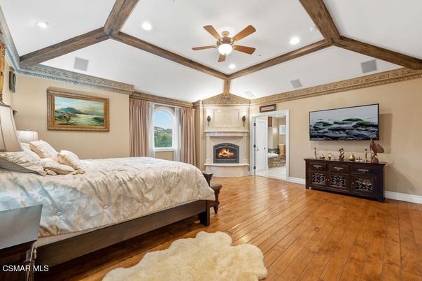Bedroom, Fireplace, Interior, Recessed Lighting, Wood Texture Flooring