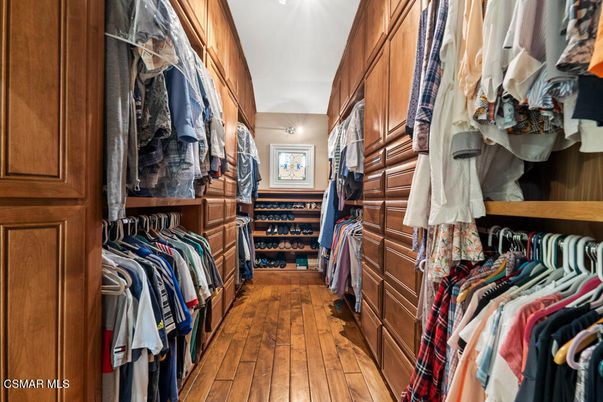 Interior, Walk-in Closets, Wood Texture Flooring
