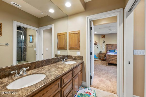 Bathroom, Dual Sink Vanities, Interior, Recessed Lighting