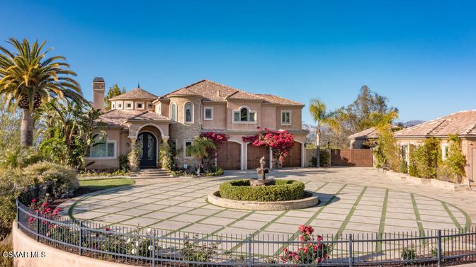 Backyard, Exterior, Facade, French Provincial