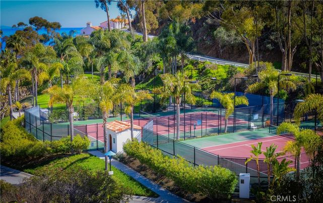 Exterior, Tennis Courts