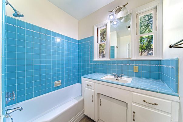 Bathroom, Interior, Tile Countertops