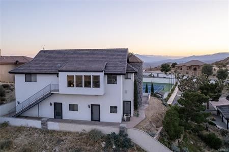 Exterior, Drone