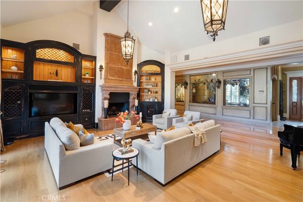 Fireplace, Interior, Living room, Pendant Lights, Piano, Recessed Lighting, Wood Texture Flooring
