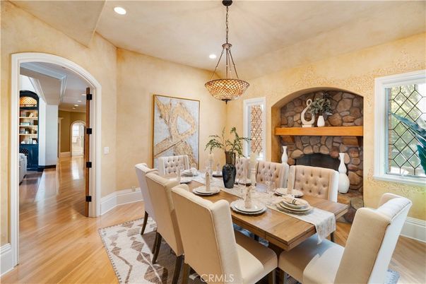 Dining room, Fireplace, Interior, Pendant Lights, Recessed Lighting, Wood Texture Flooring