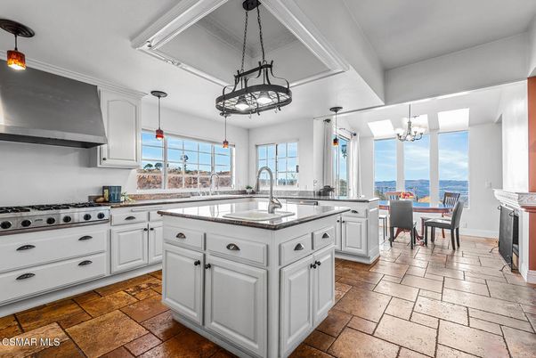 Chandelier, Dining room, Interior, Kitchen, Pendant Lights, Water