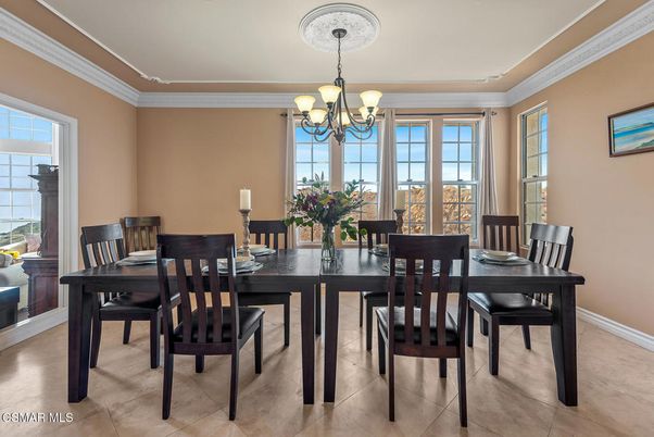 Chandelier, Dining room, Interior