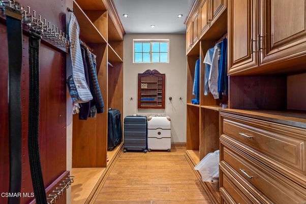 Interior, Recessed Lighting, Walk-in Closets, Wood Texture Flooring