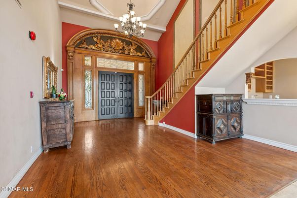 Chandelier, Interior, Wood Texture Flooring