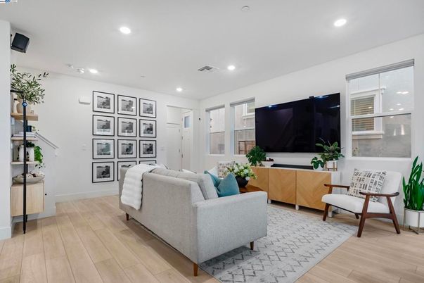 Interior, Living room, Recessed Lighting, Wood Texture Flooring