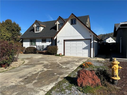 Attached, Exterior, Facade, Farmhouse