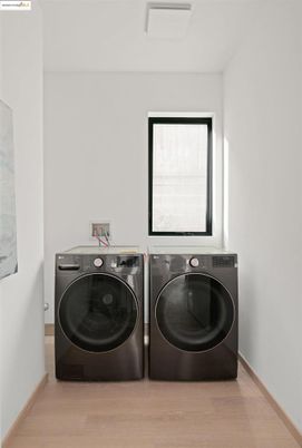 Interior, Washer, Wood Texture Flooring
