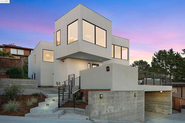 Attached, Exterior, Facade, Modern