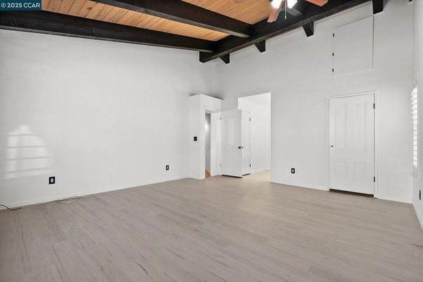 Empty room, Interior, Wooden Beams, Wooden Ceilings, Wood Texture Flooring