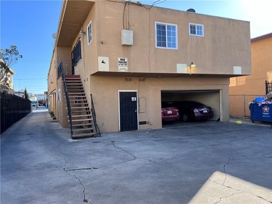 Attached, Exterior, Facade, Modern