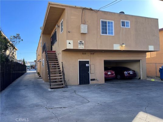 Attached, Exterior, Facade, Modern