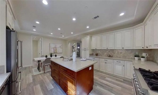 Dining room, Interior, Kitchen, Recessed Lighting, Wood Texture Flooring
