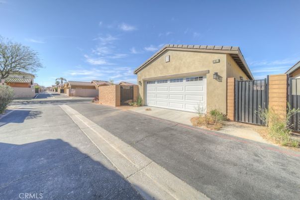 Detached Garage, Exterior