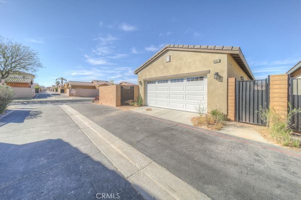 Detached Garage, Exterior