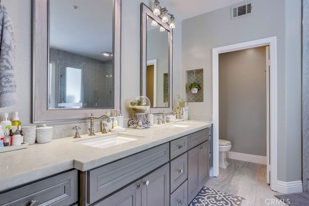 Bathroom, Dual Sink Vanities, Interior, Wood Texture Flooring
