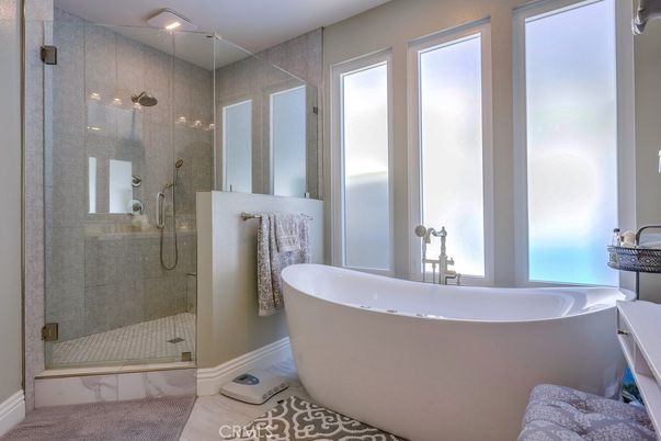 Bathroom, Free Standing Baths, Glass Shower, Interior, Recessed Lighting