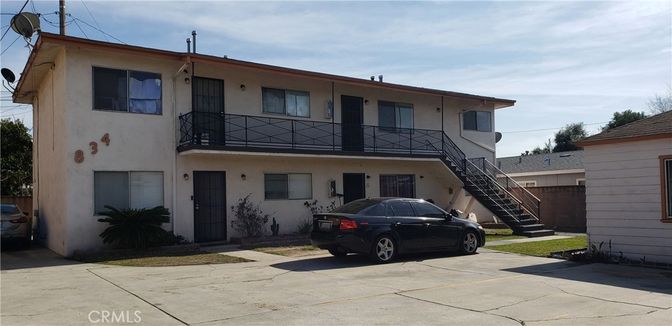 Exterior, Facade, Modern
