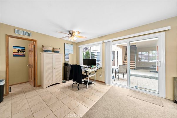 Home Office, Interior
