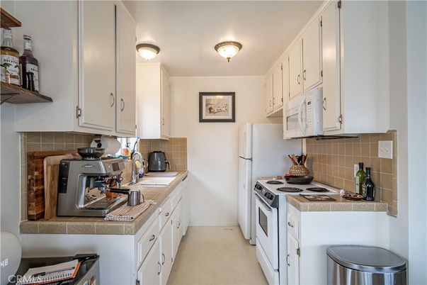 Interior, Kitchen, Tile Countertops