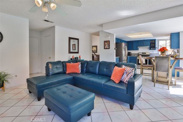 Interior, Kitchen, Living room, Stainless Steel Appliances