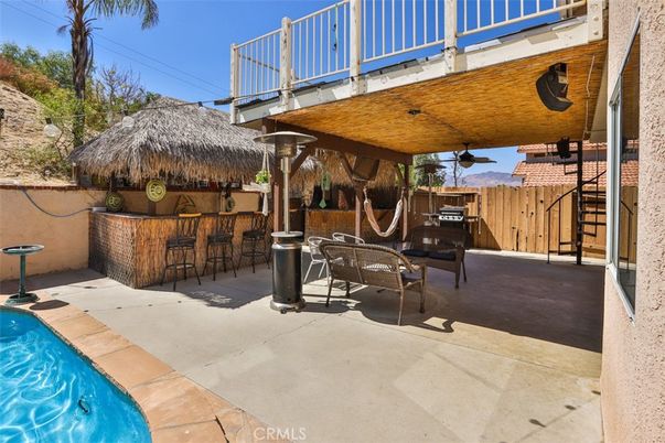Exterior, Pool
