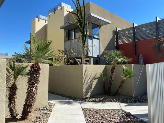 Exterior, Facade, Modern