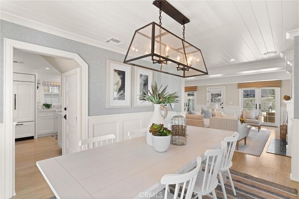 Dining room, Interior, Living room, Pendant Lights, Recessed Lighting, Wood Texture Flooring