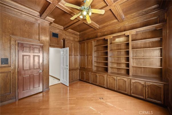 Empty room, Interior, Wooden Beams, Wooden Ceilings, Wood Texture Flooring, Wooden Walls