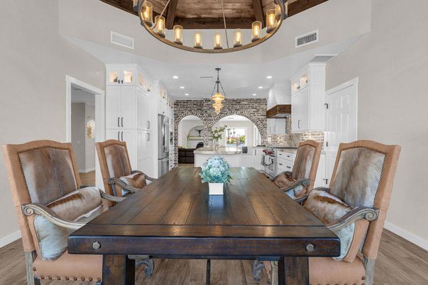 Chandelier, Dining room, Interior, Kitchen, Pendant Lights, Recessed Lighting, Stone Walls, Wood Texture Flooring