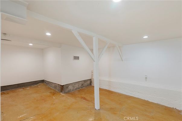 Empty room, Interior, Recessed Lighting