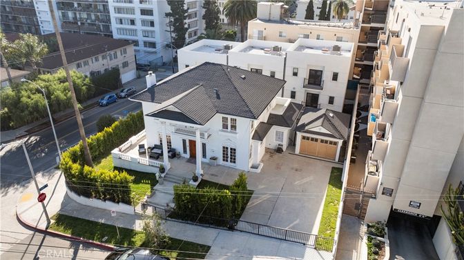 Exterior, Drone