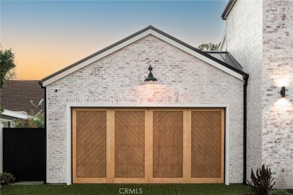 Detached Garage, Exterior