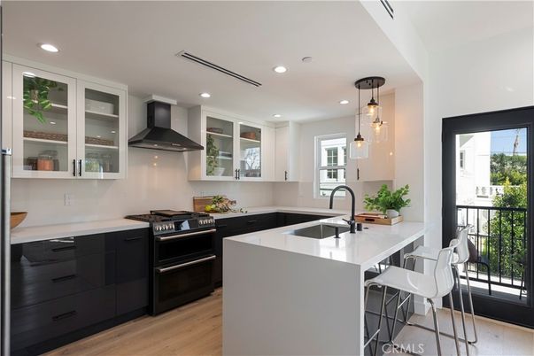 Dining room, Interior, Kitchen, Recessed Lighting, Wood Texture Flooring
