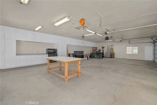 Garage, Interior